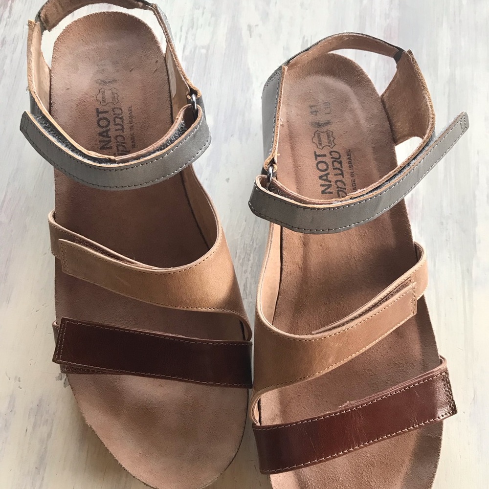 Naot Silver, Tan and Brown Sz 41 Sandle